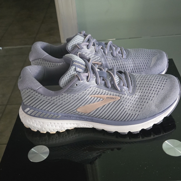 Brooks Adrenaline GTS20 Women's Running Shoes - Gray Pale Peach Size 9.5 - Picture 1 of 11